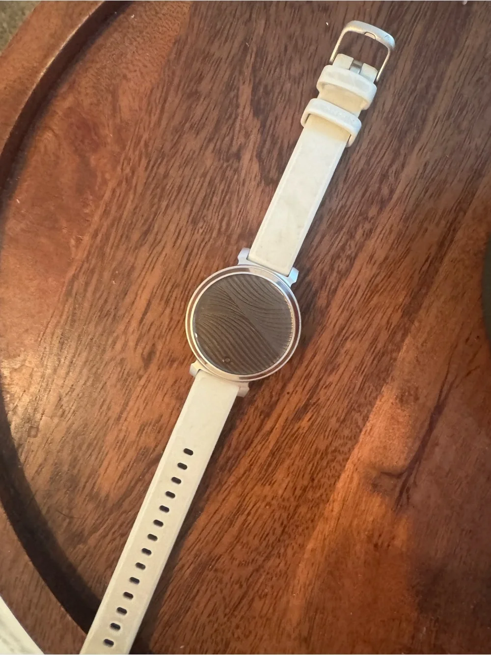 Garmin Lily 2, Smartwatch, Hidden Display, Pattern Lenses, 5days Battery Life